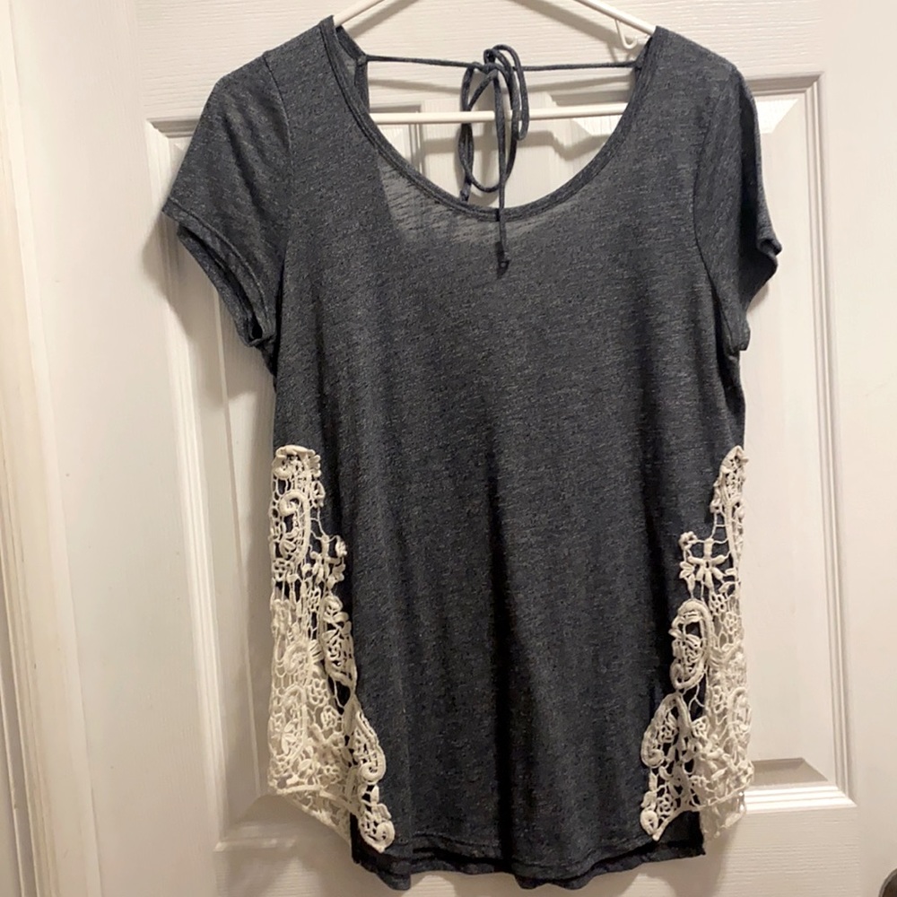 Charming Charlie Gray Short sleeve shirt with lace